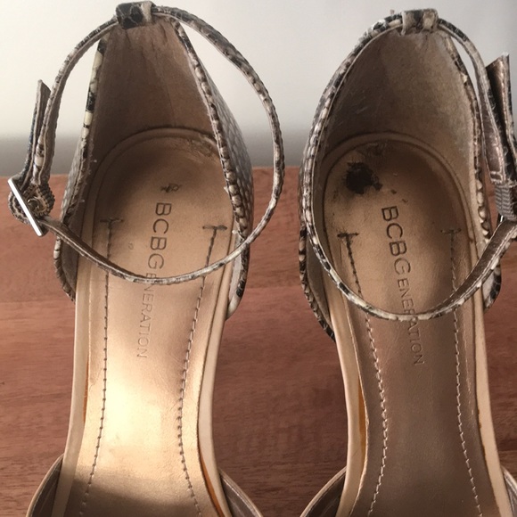 BCBG snake skin ankle strap heel - Picture 6 of 6